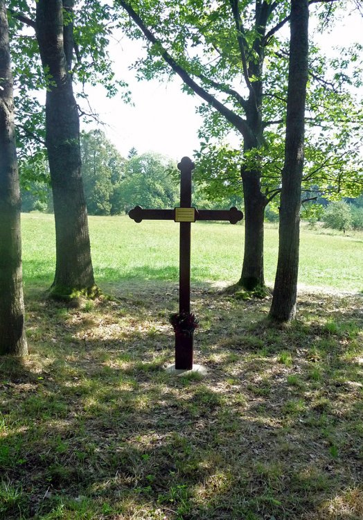 Obnovený Bartoňův kříž