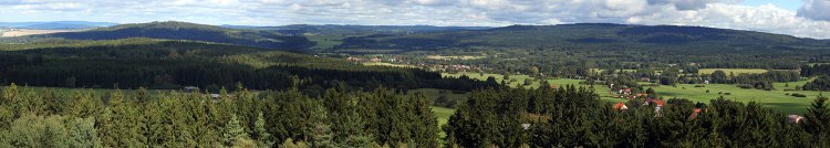Panorama Kokšína a Marásku (věž na Burku je příliš subtilní, než aby byla vidět)