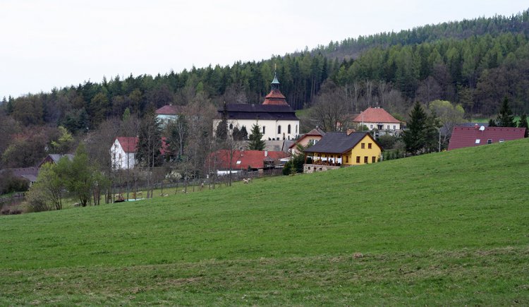 Kostel v Mrtníku