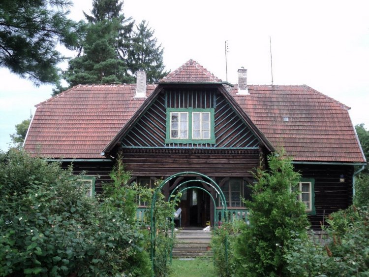 dnešní hájovna ve Strašicích