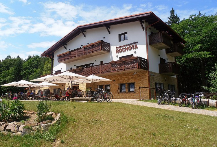 Mezi Voznicí, Kytínem a Hatěmi
