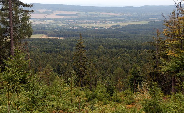 Výhled z Prahy na Věšín a Hutě pod Třemšínem