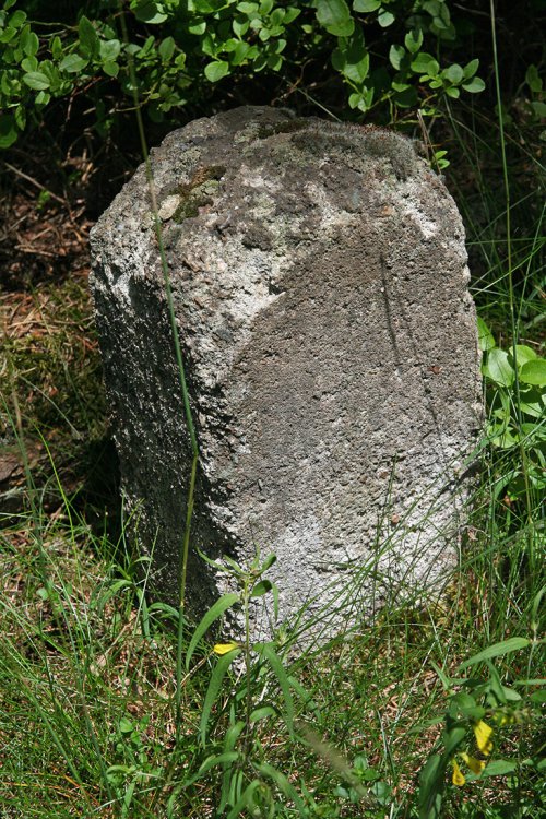 Další patník u strouhy