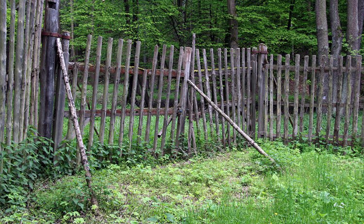 Jedna ze starých bran obory Aglaia